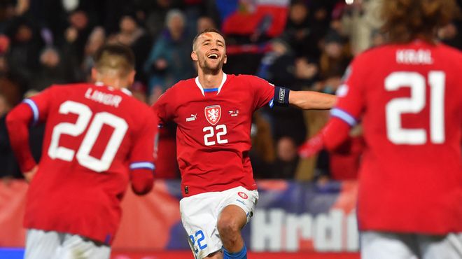 莎拉波娃与戈勒文观看NBA两美女还击不和传闻