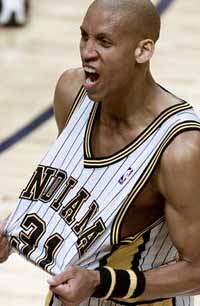 利物浦vs普雷斯顿 赛前双方球员球场中央默哀悼念若塔兄弟