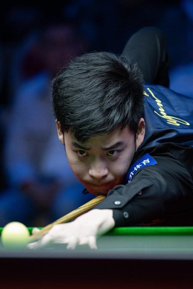 他不仅在比 他不仅在比